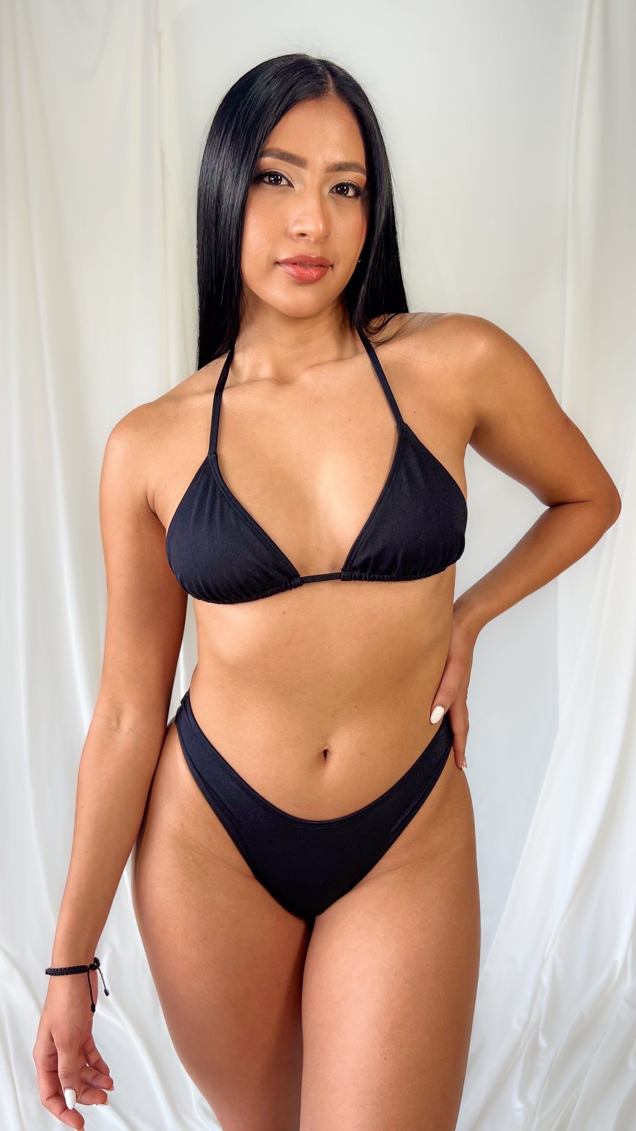 ANNA MARIA Onyx